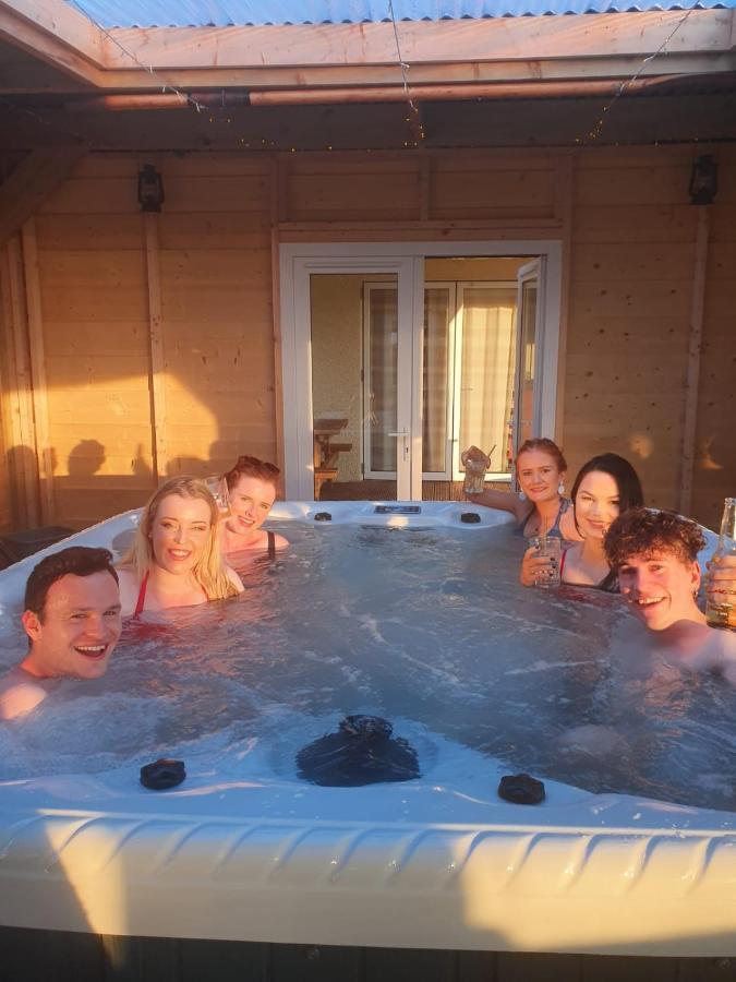 Sleeps 12 Hot Tub Sauna Cinema Pets Welcome Enniskillen Dış mekan fotoğraf
