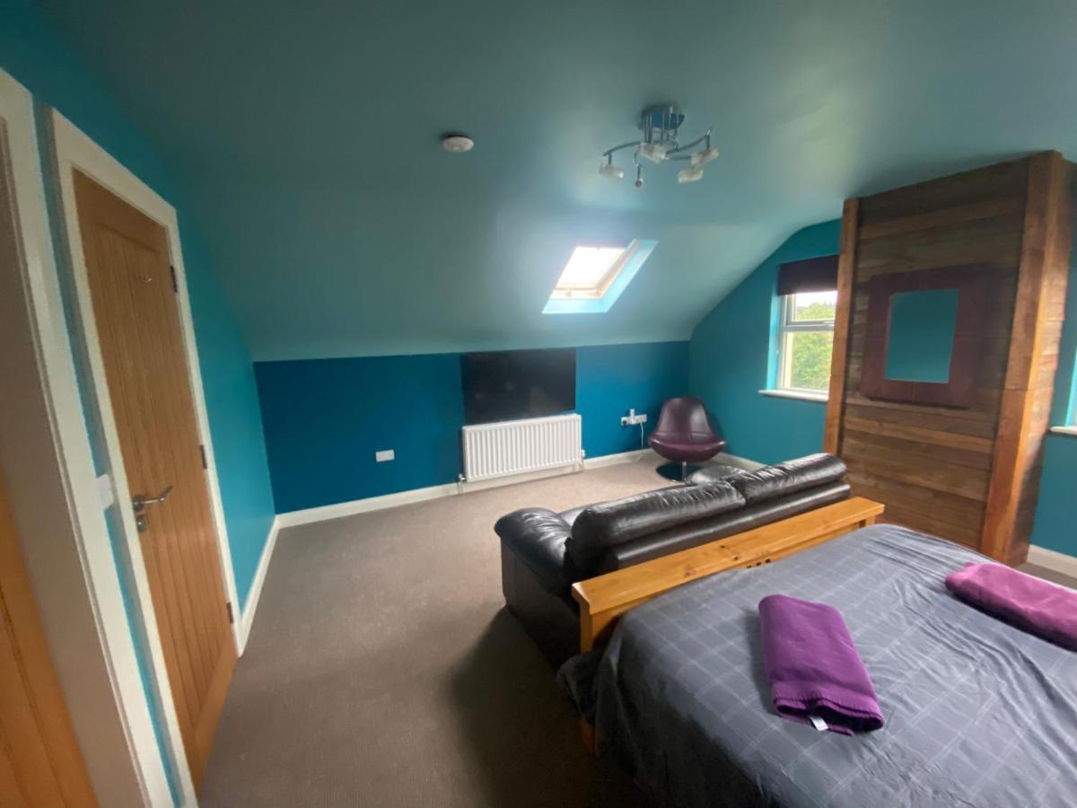 Sleeps 12 Hot Tub Sauna Cinema Pets Welcome Enniskillen Dış mekan fotoğraf
