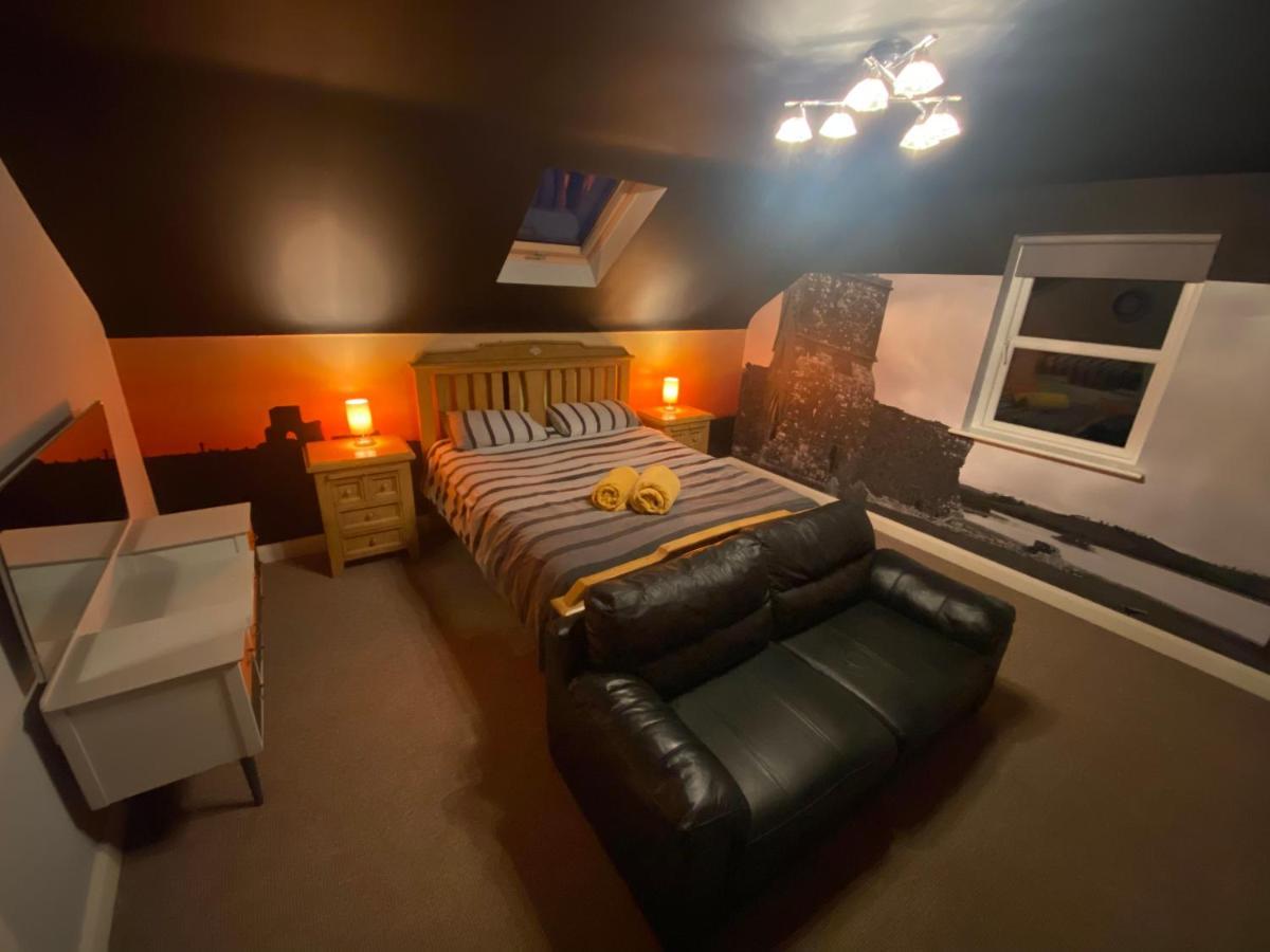 Sleeps 12 Hot Tub Sauna Cinema Pets Welcome Enniskillen Dış mekan fotoğraf
