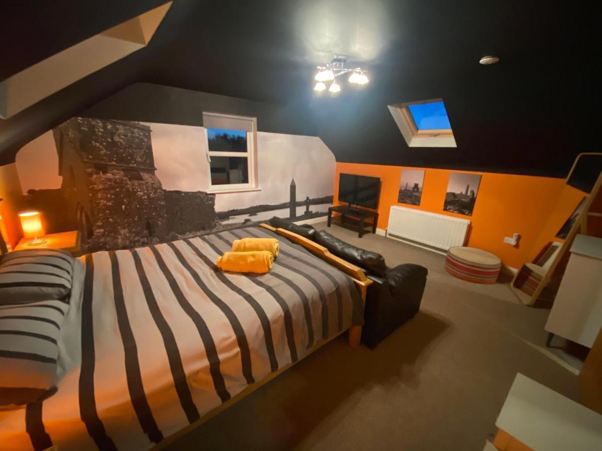 Sleeps 12 Hot Tub Sauna Cinema Pets Welcome Enniskillen Dış mekan fotoğraf